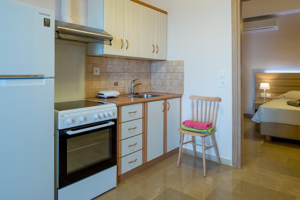 Krouzeri Beach Apartments Nisaki  Zimmer foto