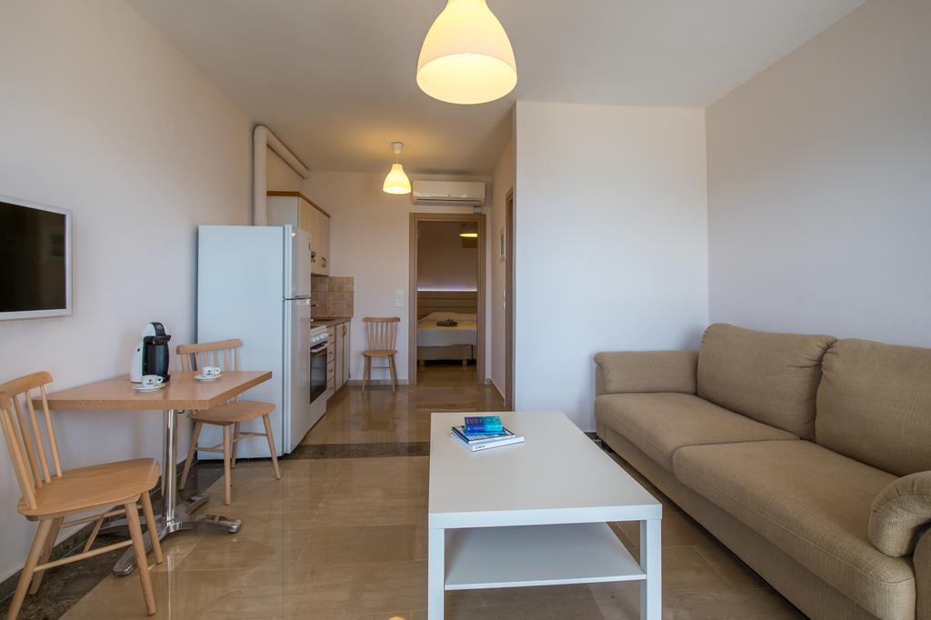 Krouzeri Beach Apartments Nisaki  Zimmer foto